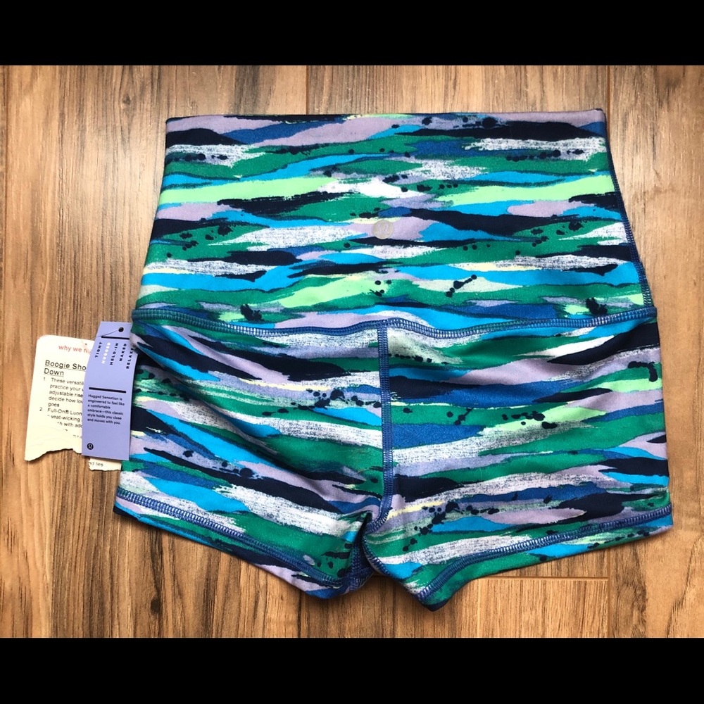 Lululemon Seven Wonders Boogie Roll Shorts sz 4